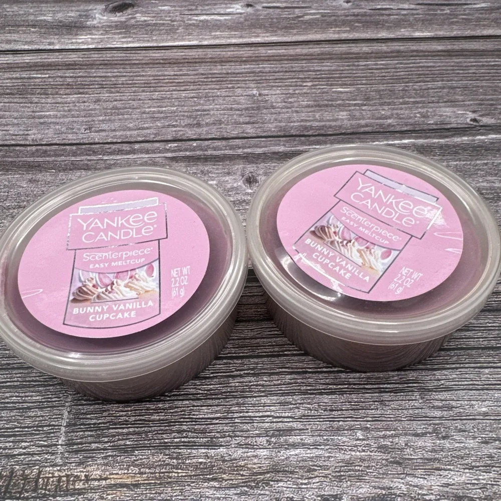 Yankee Candle - Scenterpiece Discontinued Meltcup Bunny Vanilla Cupcake Lot Of 2